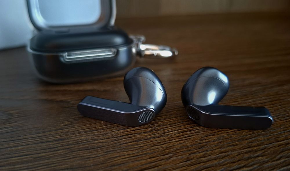Samsung Galaxy Buds 4 - безжични слушалки с ANC, чисто нови + подарък оригинален защитен кейс
