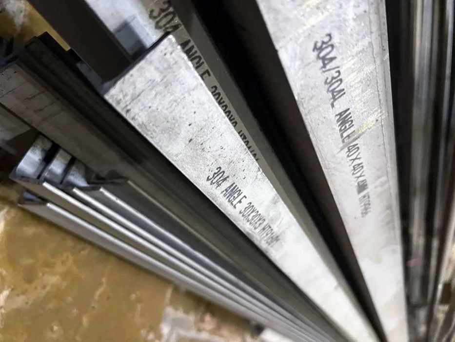 Уголок из нержавейки