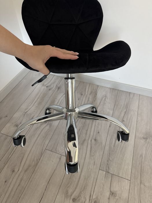 Scaun de birou AVOLA VELVET negru