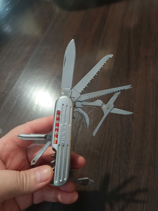 Юбилеен джобен нож