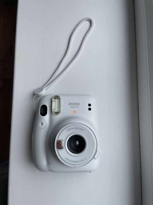 Камера Instax mini 11 + 2 пленки Fujifilm Instax