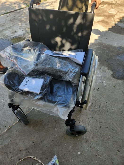 Продам инвалид коляска новый. Сост отлично