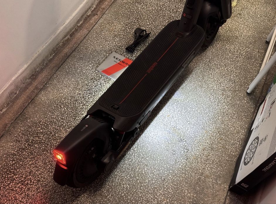 Trotineta electrica/escooter Segway Ninebot Max G3 factura garantie