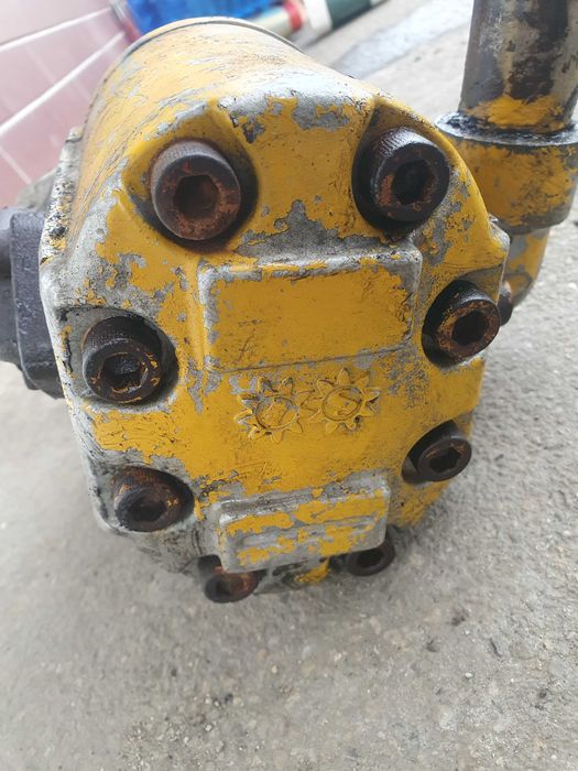 Pompa hidraulica originala Case 480B 480C 580B 580C cod D48950