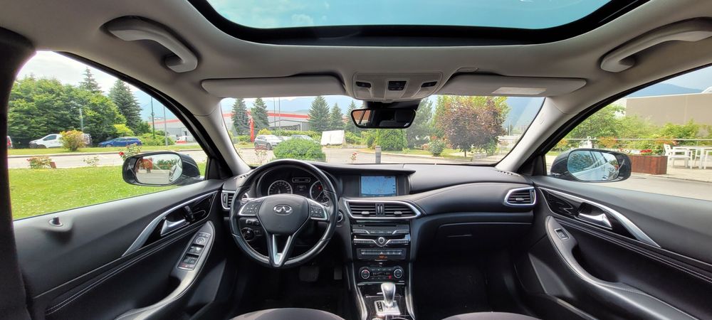 Masina Infiniti Q30, 63500 km, GLA