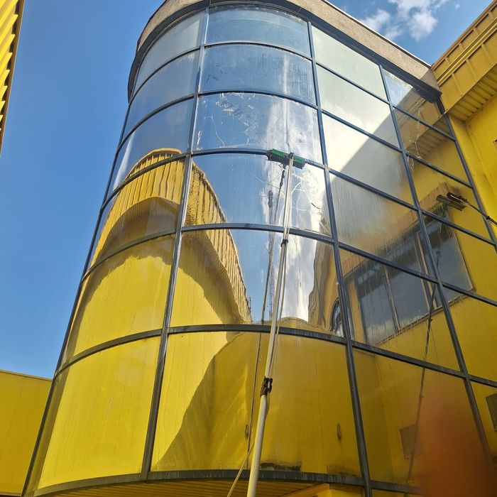 Spălat. Curățat geamuri