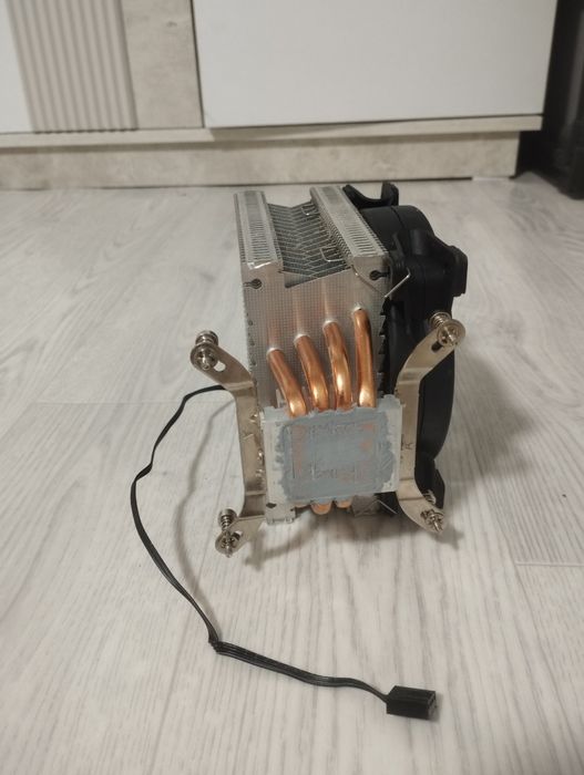 Продам башенный кулер для интел