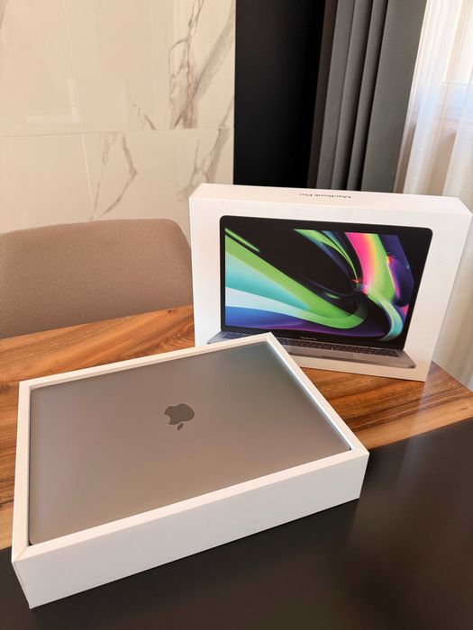 MacBook Pro M1 16GB/512GB • 92% Battery • Touch Bar