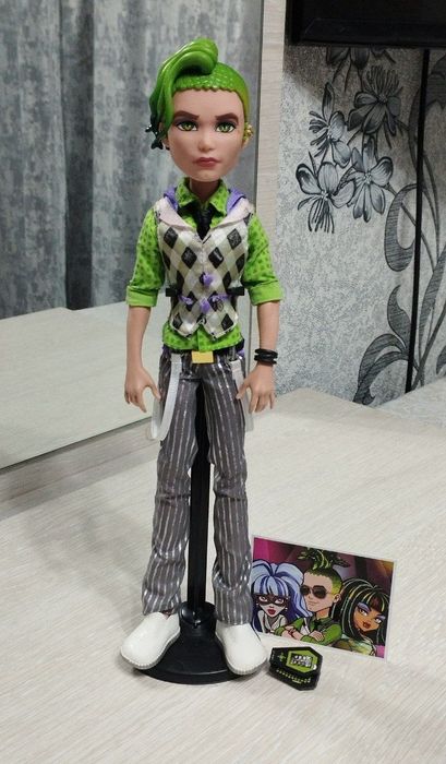 Кукла монстр хай