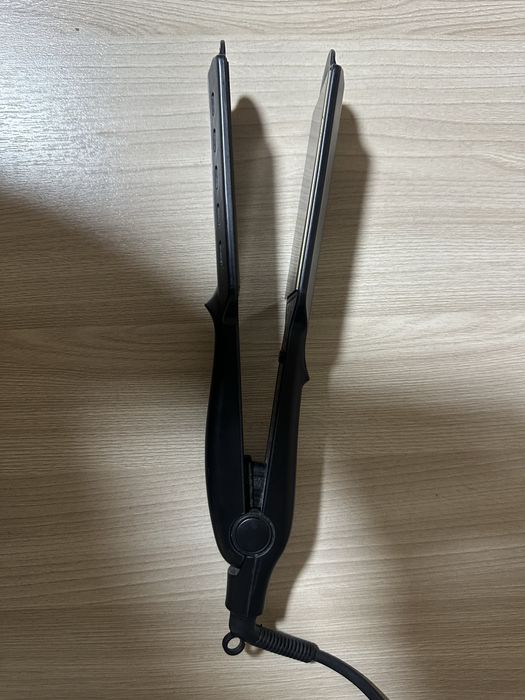 Выпрямитель (утюжок) для волос с пластинами для гофрирования (рабочий)