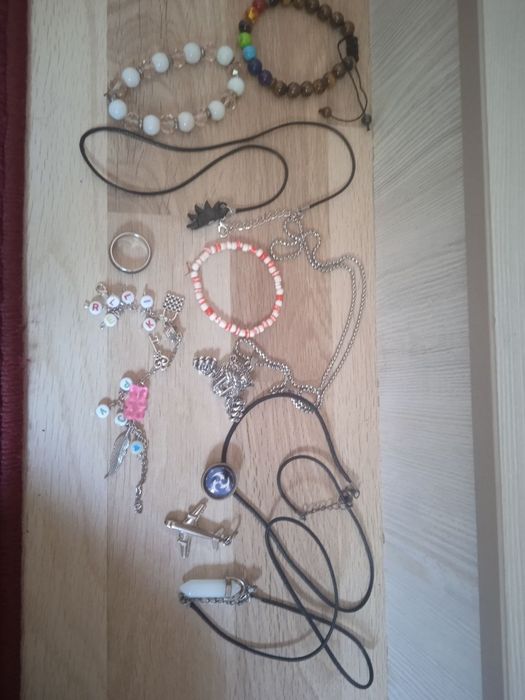 Продам украшения новые