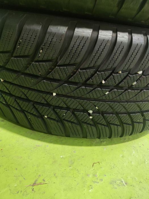 2 бр зимни 205/55/17 Bridgestone дот 2020г