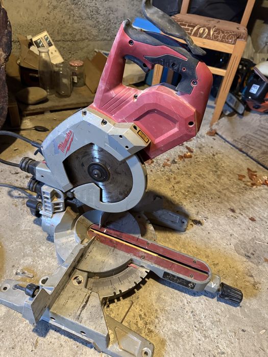 Circular milwaukee MS 216 SB