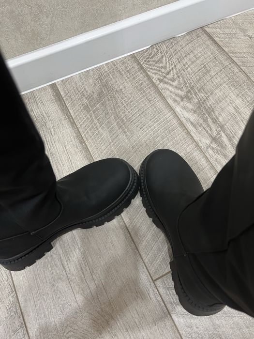 Продаются Сапоги новые