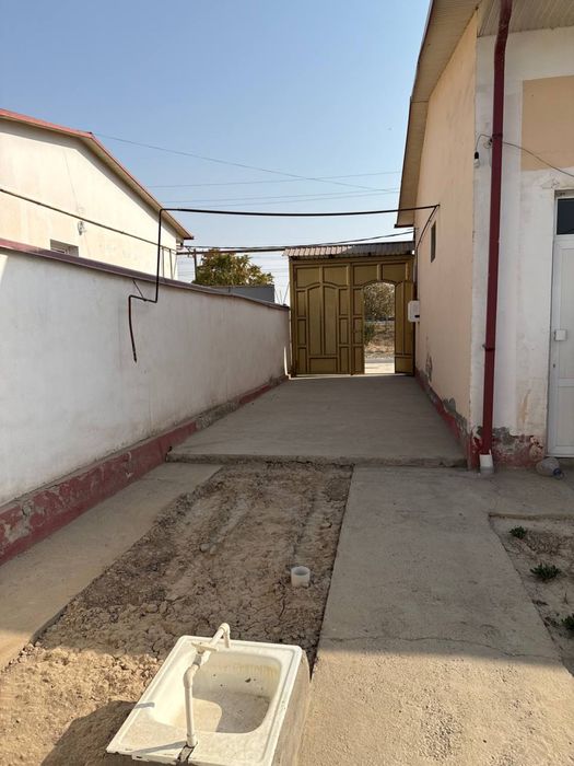 Uy sotiladi Yangyol tumani Gulbahor