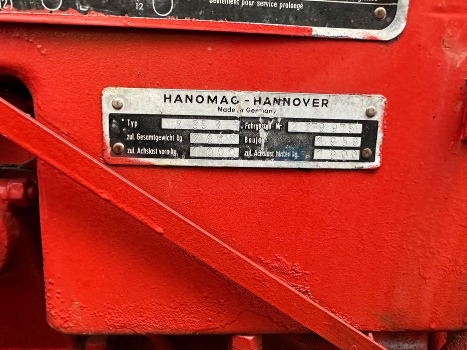 Vând hanomag R35B