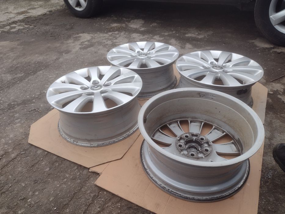 Топ състояние 17-5х115 ЕТ44 7j Opel Zafira C