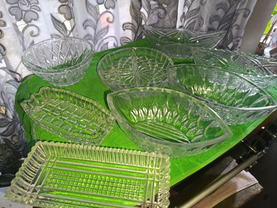 Цена за всё !Хрустальные и стеклянные вазочки для конфет,салата, селёд