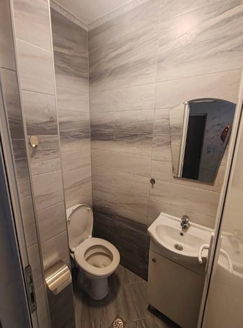 Дава се под наем Тристаен апартамент в Пловдив, Остромила - 118 кв.м за 750 € - Снимка #8