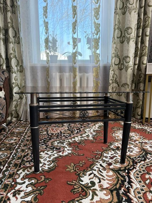 Журнальный столик