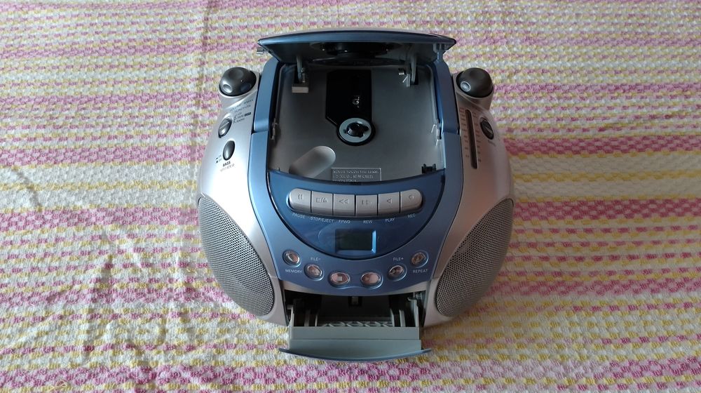 Radio Casetofon Sanyo portabil Retro Boombox