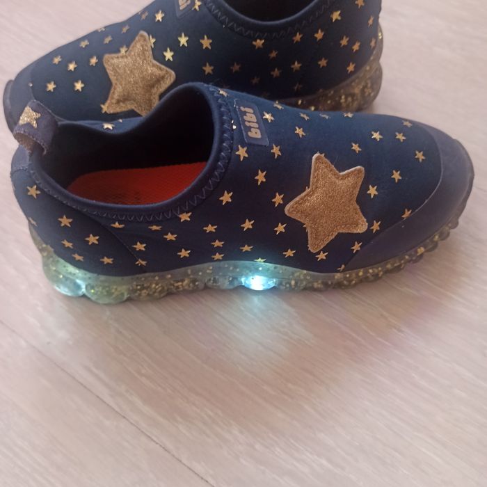 Светещи маратонки Bibi