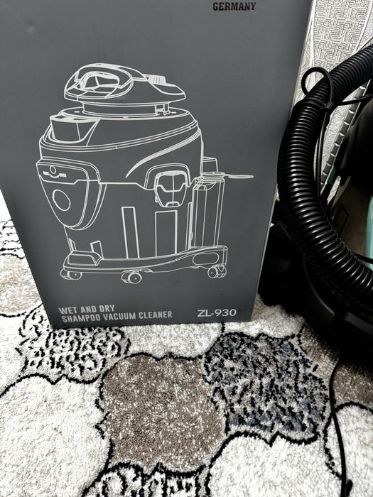 Моюший пылисос германский