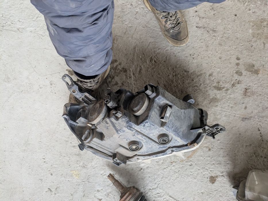 Фары Citroen c-elyze