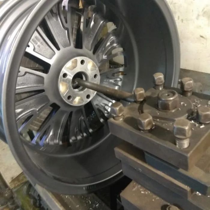 Токарь фрезеровщик