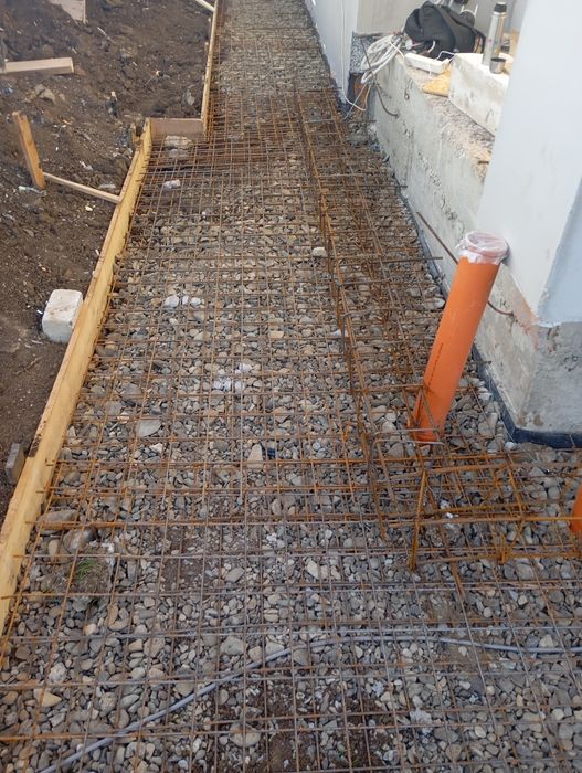 Trotuare, trepte, scări, platforme, terase