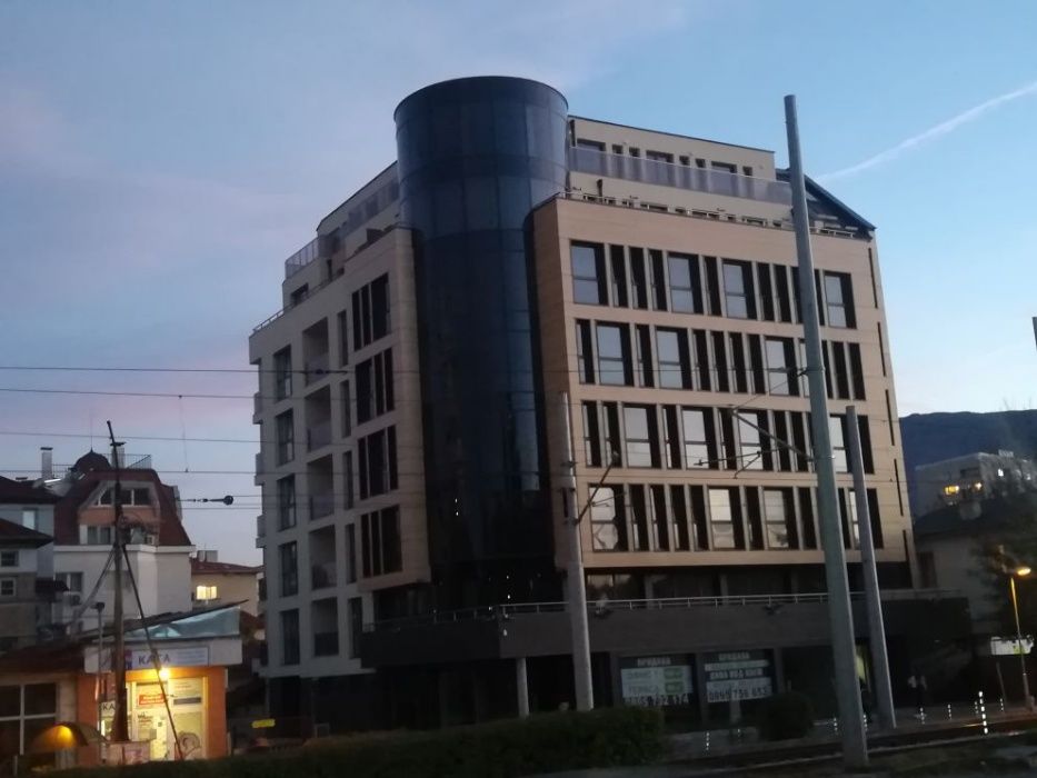 Професионално обучение в специализирани курсове -София. Диплом от МОН