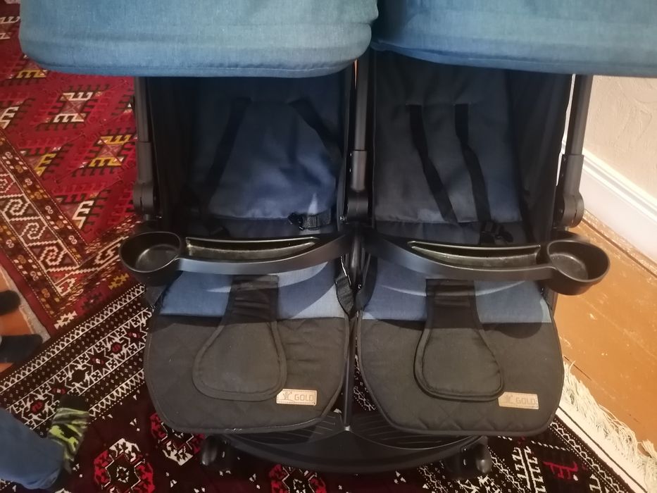 Коляска для близнецов