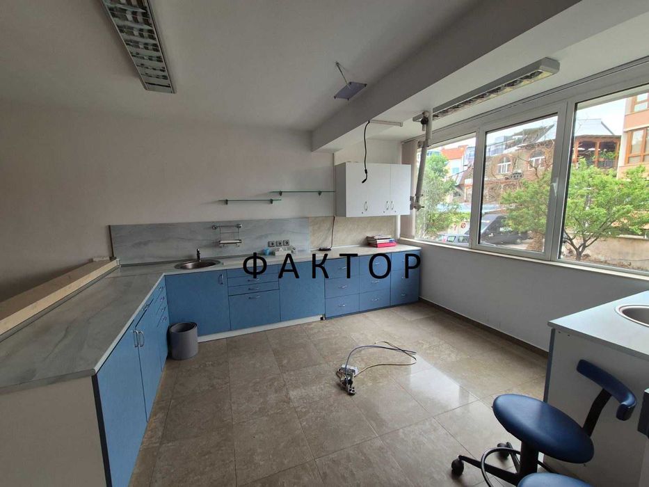 Дава се под наем Офис в Пловдив, Център - 100 кв.м за 612 € - Снимка #7