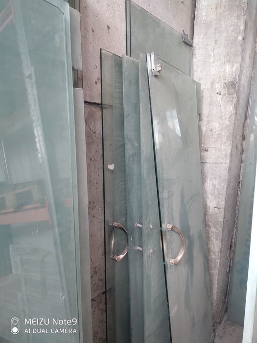 Двери и перегородки стеклянные