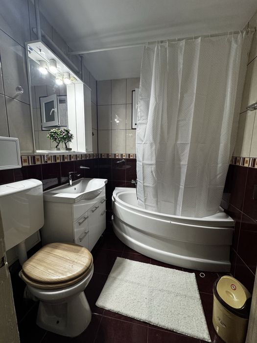 Particular, 3 camere , LANGA METROU