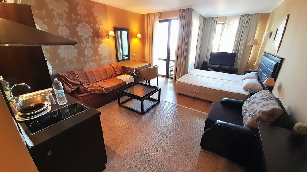 Продава се Едностаен апартамент в к.к. Слънчев бряг - 51 кв.м за 700 €/кв.м - Снимка #3