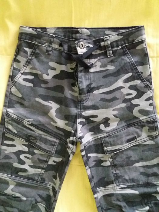 Панталон / дънков-карго, чисто нов и Анцунг - долница !