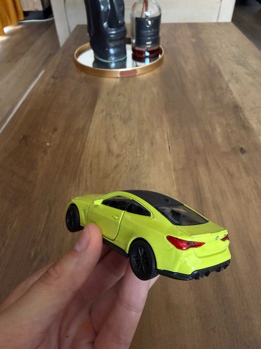 Macheta BMW M4 G82 Yellow Scara 1/36 Welly