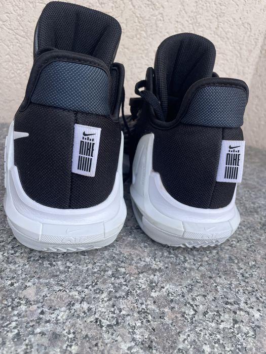 Nike LeBron Witness 6