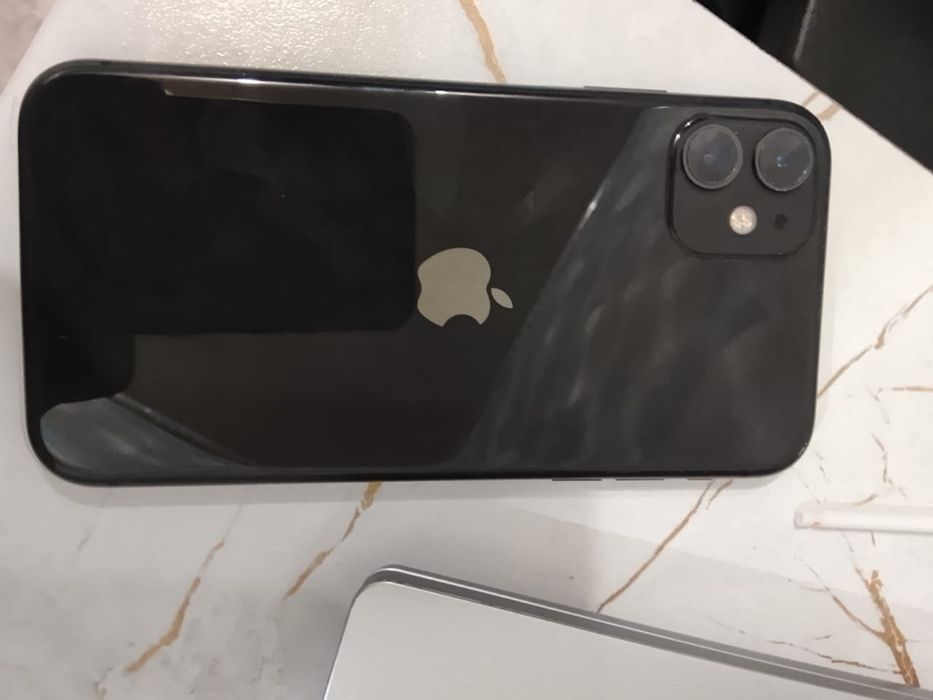 продам айфон 11, 128 гб