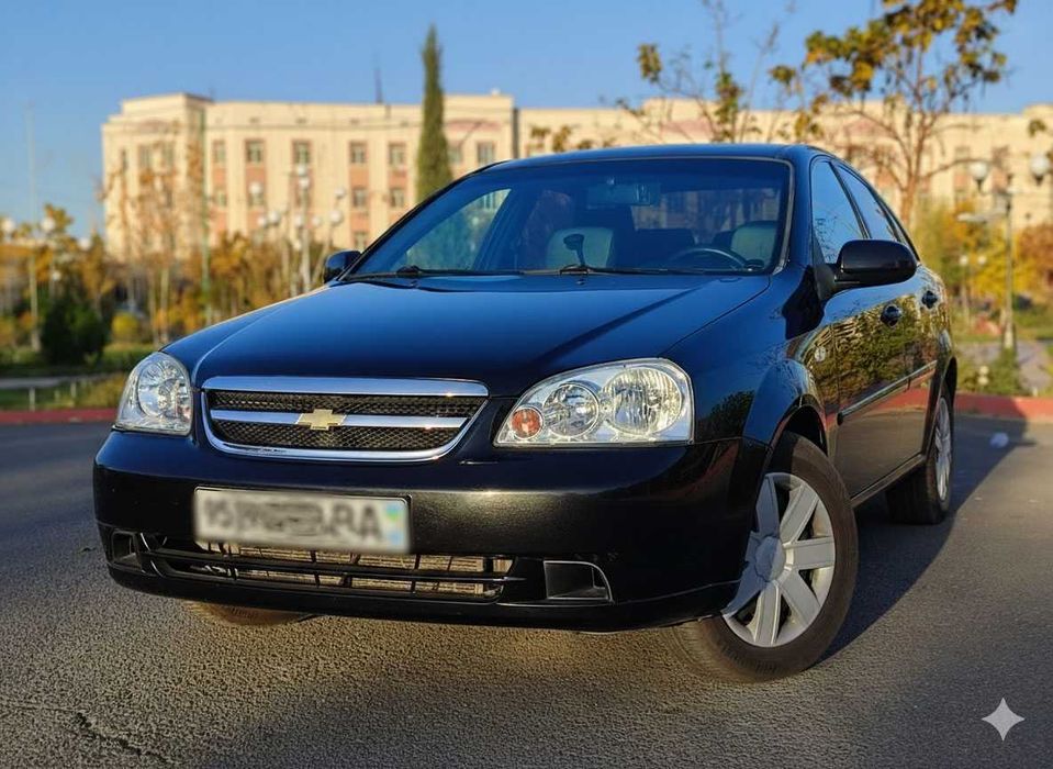 Продается автомобиль Lacetti 1.8