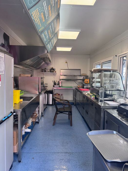 Afacere la cheie!!!Fast-food container mobil