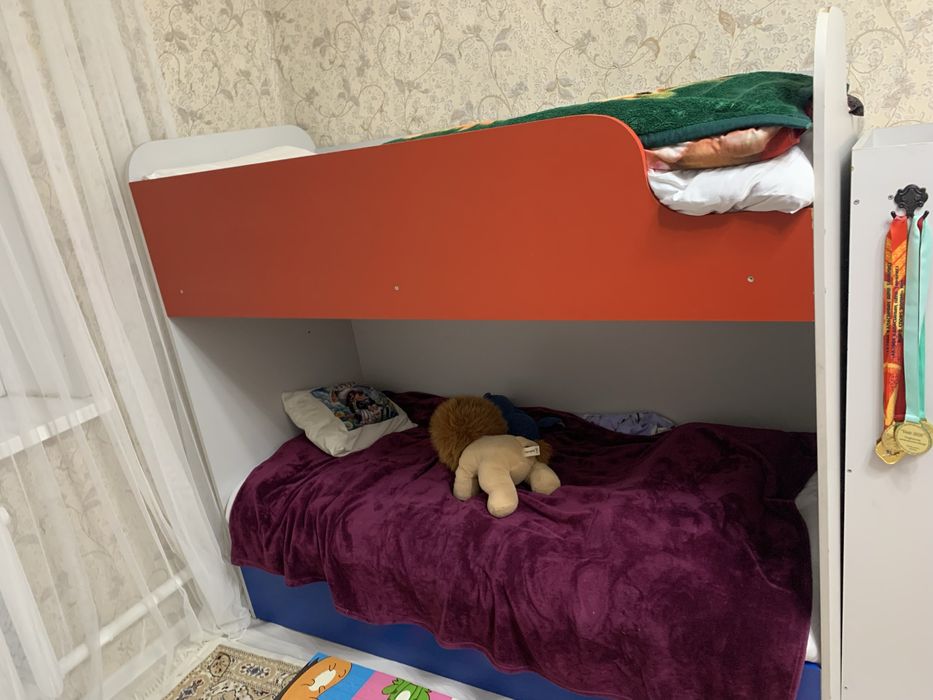 Детский двух этажный кровать, шкаф