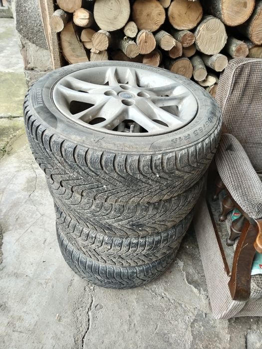 185/55/R15 de Fiat genti aluminiu si cauciucuri p