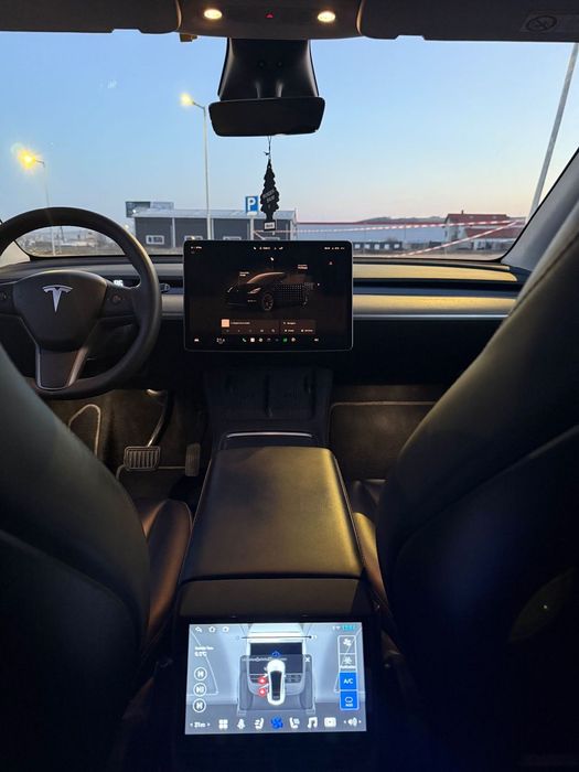 Tesla Model Y 2023, 84000km