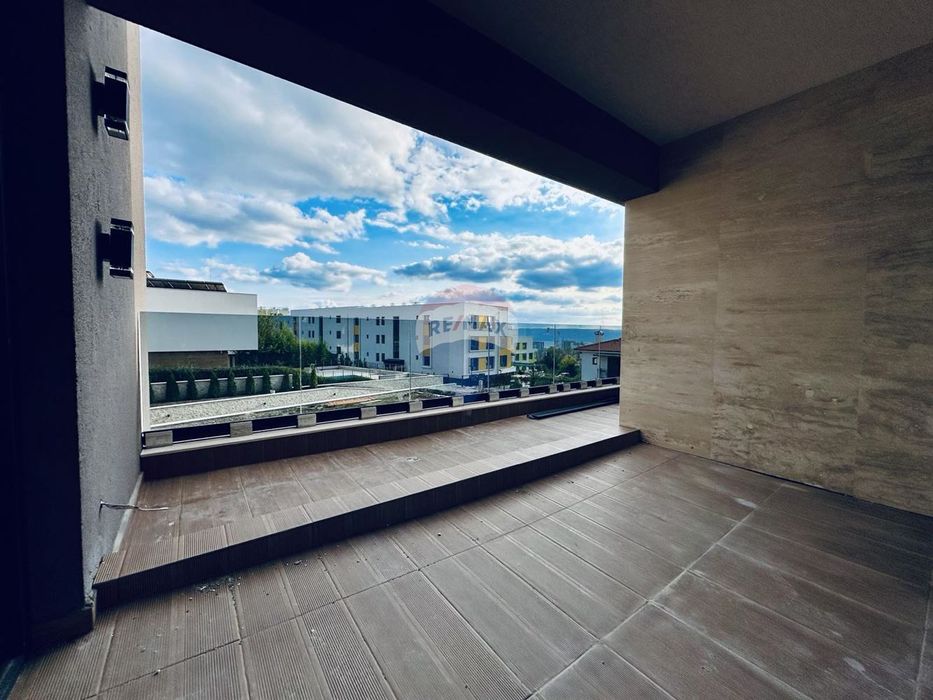 Продава се Тристаен апартамент в Варна, Бриз - 150 кв.м за 2160 €/кв.м - Снимка #12