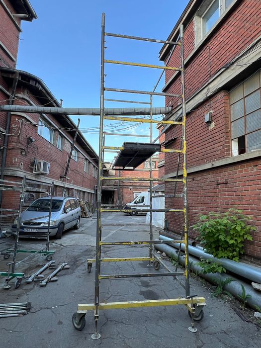 Schelă de construcții - 2 diferite