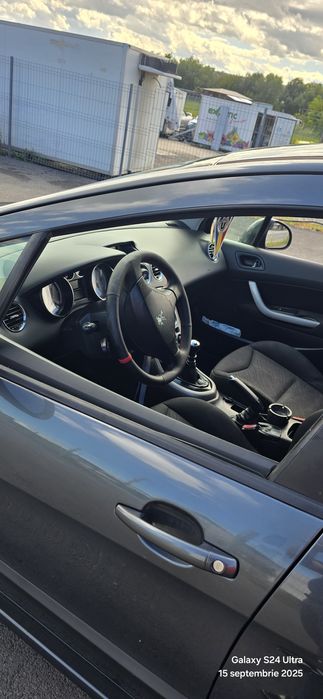 Vând Peugeot 308