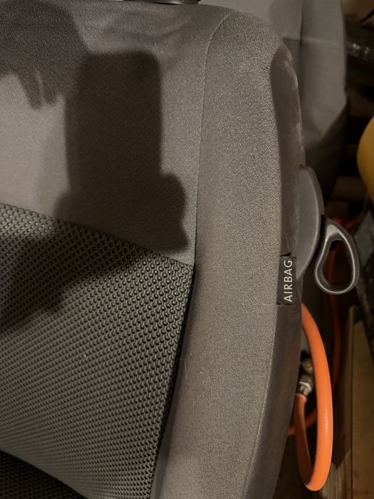 Scaune Volkswagen Amarok cu airbaguri