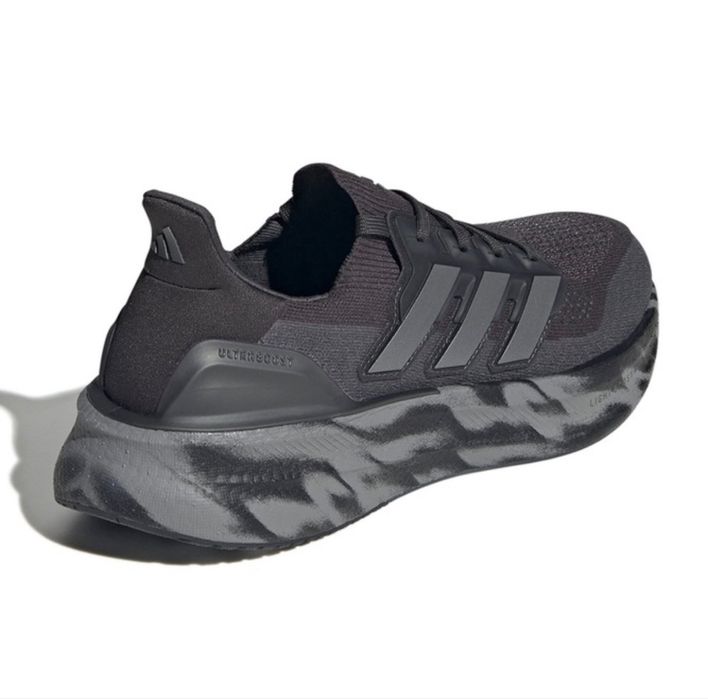 Чисто Нови Мъжки Маратонки Adidas  Ultraboost 5 JS4522 44,5 номер
